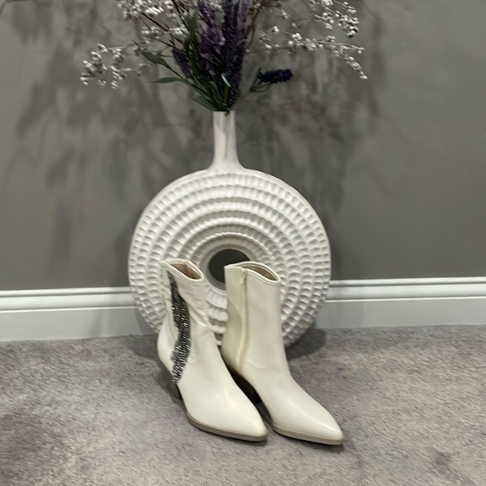 Oasis Society Rhinestone fringe ankle boots. Size 7.